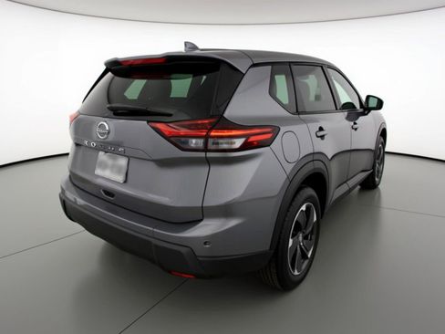 Used 2025 Nissan Rogue SV image 9