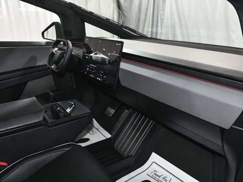 Used 2025 Tesla Cybertruck AWD Crew Cab image 65