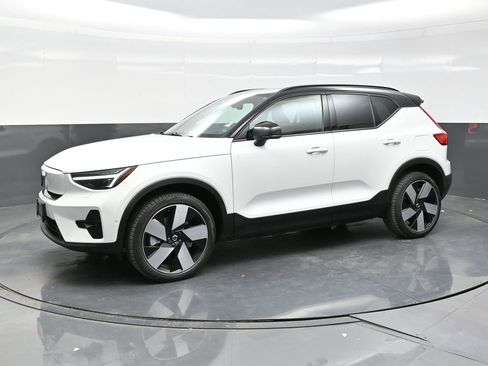 Used 2023 Volvo XC40 Recharge Ultimate w/ Protection Package Premier image 3