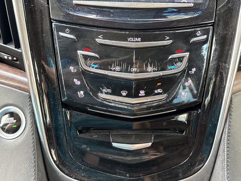 Used 2015 Cadillac Escalade Premium AWD/4WD image 25