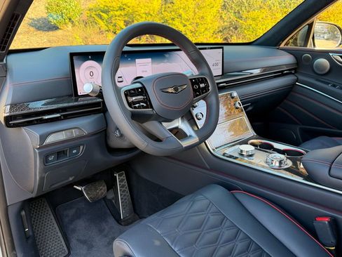 Used 2025 Genesis GV80 3.5T e-SC image 13