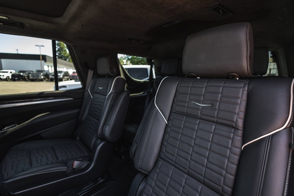 Used 2025 Cadillac Escalade V AWD/4WD image 26