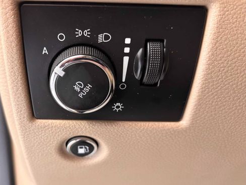 Used 2014 Jeep Grand Cherokee Limited AWD/4WD image 18