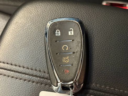 Used 2017 Chevrolet Malibu LT w/ Leather Package FWD image 17