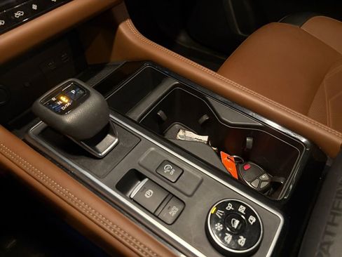 Used 2024 Nissan Pathfinder Platinum w/ Cargo Package image 25