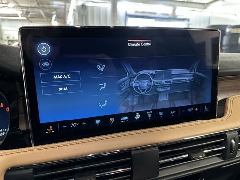 Certified 2023 Lincoln Corsair Reserve w/ Equipment Group 201A image 17