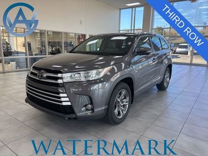 Used 2017 Toyota Highlander XLE