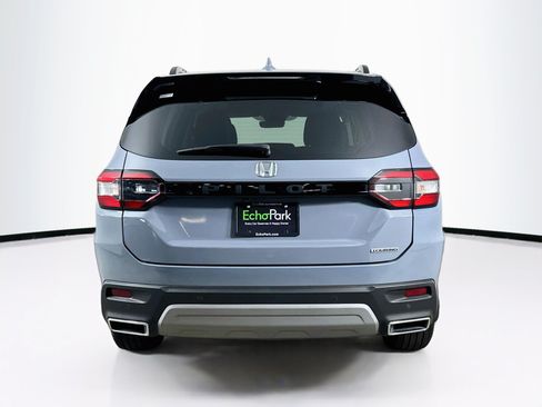 Used 2025 Honda Pilot Touring image 7