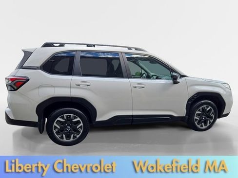 Used 2025 Subaru Forester Premium AWD/4WD image 3