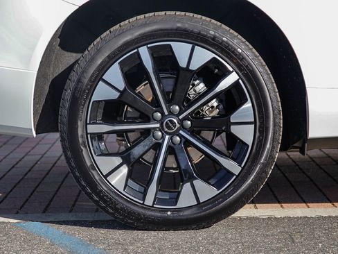 Certified 2026 Volvo XC60 B5 Plus w/ Protection Package Premier AWD/4WD image 10