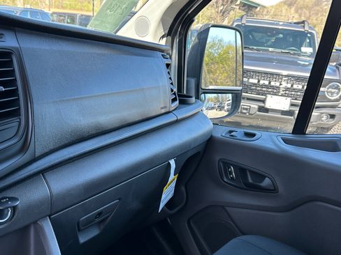 Used 2025 Ford Transit 250 Low Roof w/ Exterior Upgrade Package RWD image 18