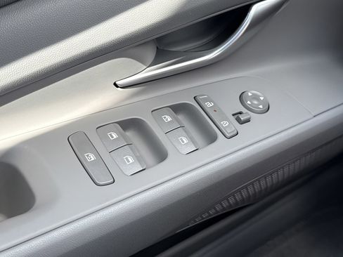 New 2026 Hyundai Elantra Sport FWD image 15