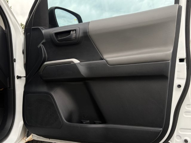 Certified 2019 Toyota Tacoma SR5 AWD/4WD image 16
