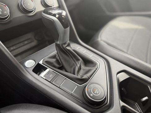 Used 2022 Volkswagen Taos SE image 31