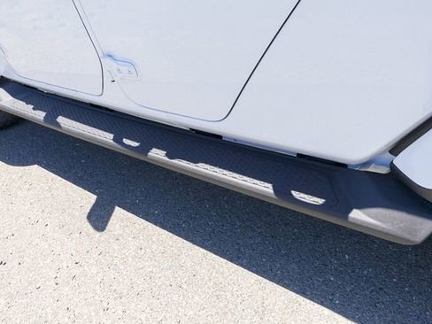 New 2025 Jeep Gladiator Sport image 12