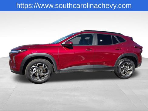 Certified 2025 Chevrolet Trax LT w/ LT Convenience Package image 35