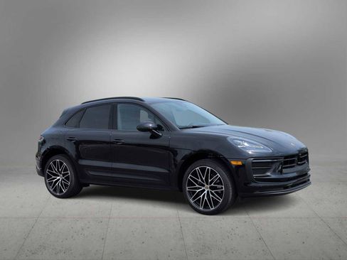 Used 2024 Porsche Macan AWD/4WD image 2