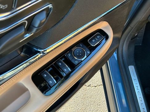 Certified 2023 Lincoln Corsair Reserve w/ Equipment Group 202A image 11