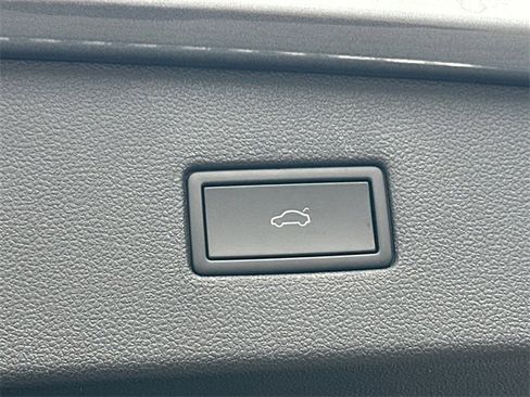 Used 2024 Volkswagen Tiguan Wolfsburg Edition image 34