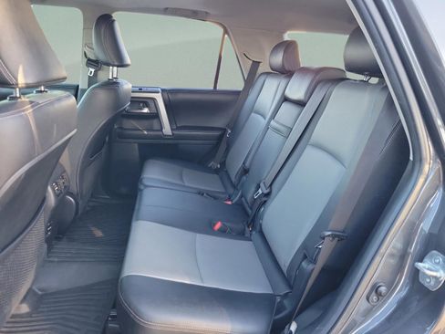 Used 2017 Toyota 4Runner SR5 Premium image 24