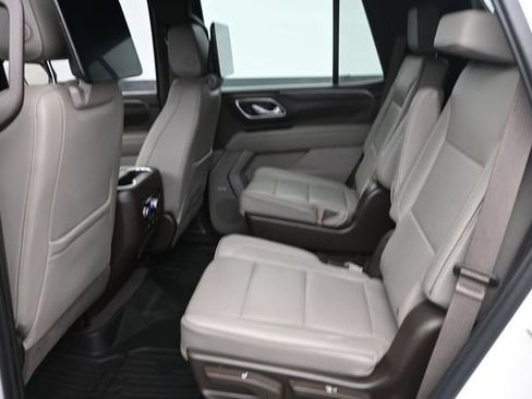 Used 2021 GMC Yukon SLT w/ SLT Luxury Plus Package AWD/4WD image 13