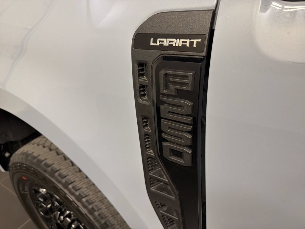 New 2026 Ford F250 Lariat w/ Black Appearance Package AWD/4WD image 44