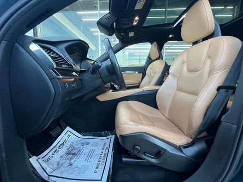 Used 2018 Volvo XC90 T5 Momentum w/ Convenience Package image 17