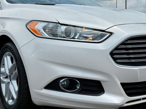 Used 2014 Ford Fusion SE w/ Equipment Group 202A FWD image 3