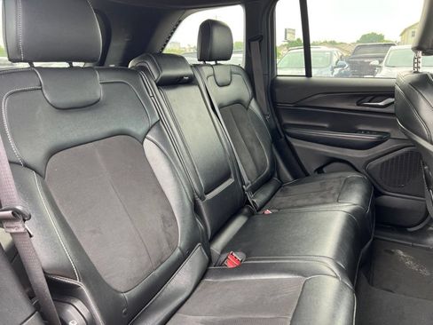 Used 2024 Jeep Grand Cherokee Altitude AWD/4WD image 38