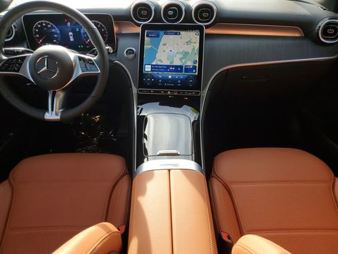Used 2025 Mercedes-Benz GLC 300 image 23