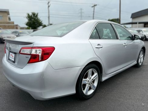 Used 2014 Toyota Camry SE image 3