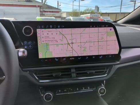 Used 2024 Chevrolet Equinox EV RS FWD image 26