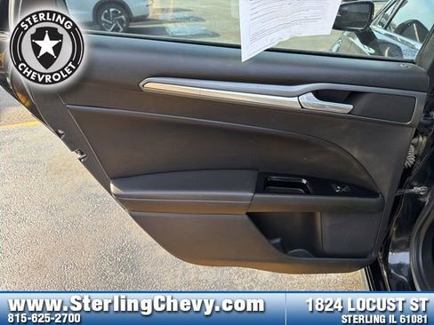 Used 2014 Ford Fusion Titanium image 25