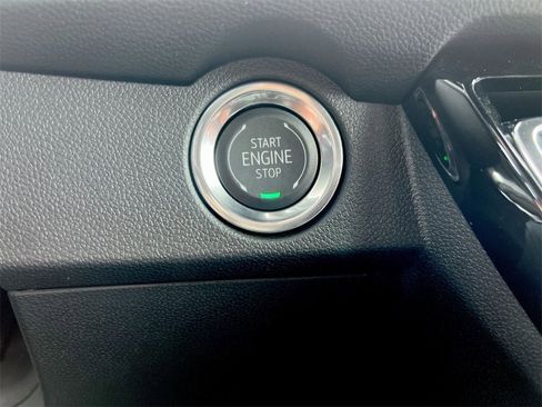 New 2025 Chevrolet Traverse LT w/ Driver Confidence Package image 15