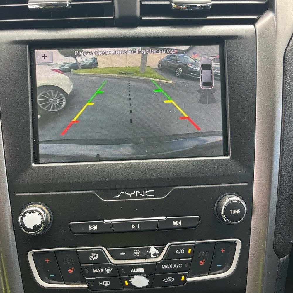 Used 2019 Ford Fusion SEL FWD image 9
