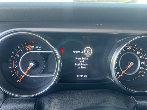 Used 2021 Jeep Wrangler Unlimited Sahara AWD/4WD image 5