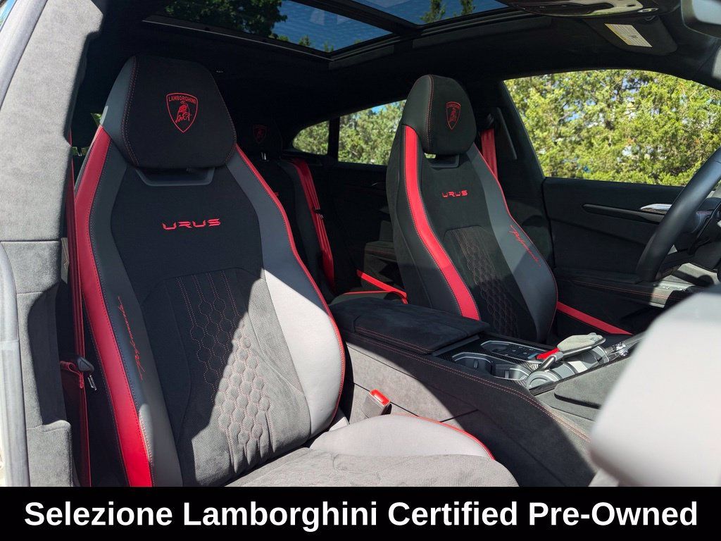 Used 2024 Lamborghini Urus Performante AWD/4WD image 41