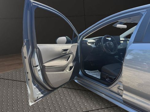 Used 2022 Toyota Corolla LE FWD image 16