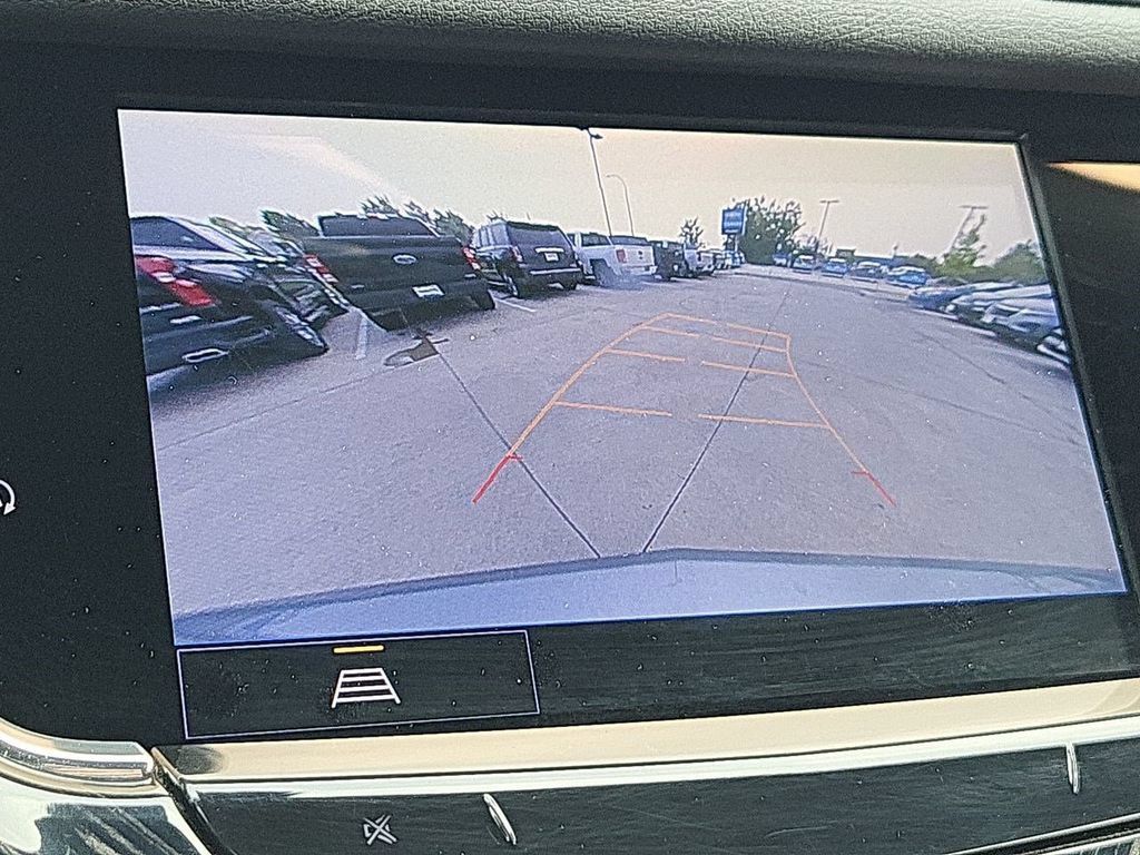 Used 2025 Cadillac XT6 Premium Luxury AWD/4WD image 21