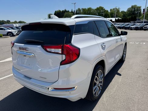Used 2023 GMC Terrain Denali w/ Denali Premium Package AWD/4WD image 8