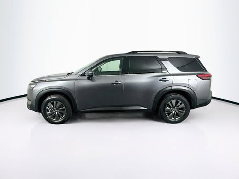 Used 2025 Nissan Pathfinder SV FWD image 4