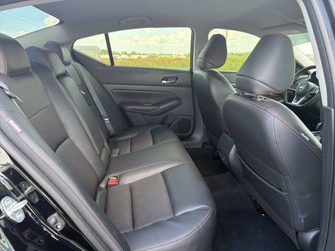 Used 2022 Nissan Altima 2.5 SR FWD image 16