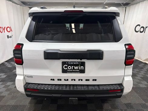 Used 2025 Toyota 4Runner TRD Off-Road AWD/4WD image 7