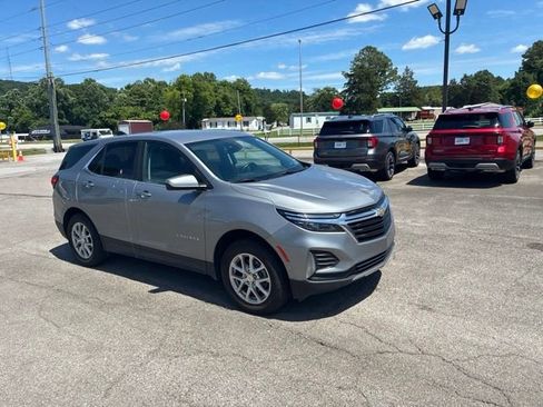 Used 2024 Chevrolet Equinox LT AWD/4WD image 3