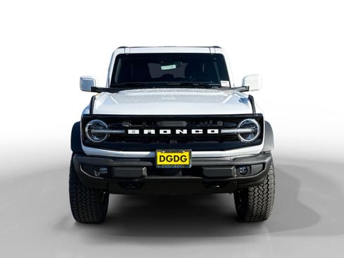New 2025 Ford Bronco Outer Banks w/ Sasquatch Package image 8