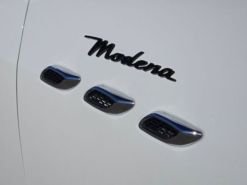 Used 2023 Maserati Levante Modena image 6
