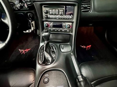 Used 2004 Chevrolet Corvette Convertible w/ Preferred Equipment Group image 21