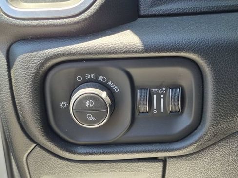 Certified 2025 RAM 1500 Big Horn AWD/4WD image 9