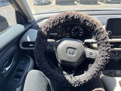 Used 2025 Honda HR-V LX image 7