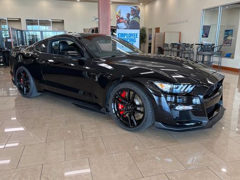Used 2020 Ford Mustang Shelby GT500 w/ Technology Package RWD image 9